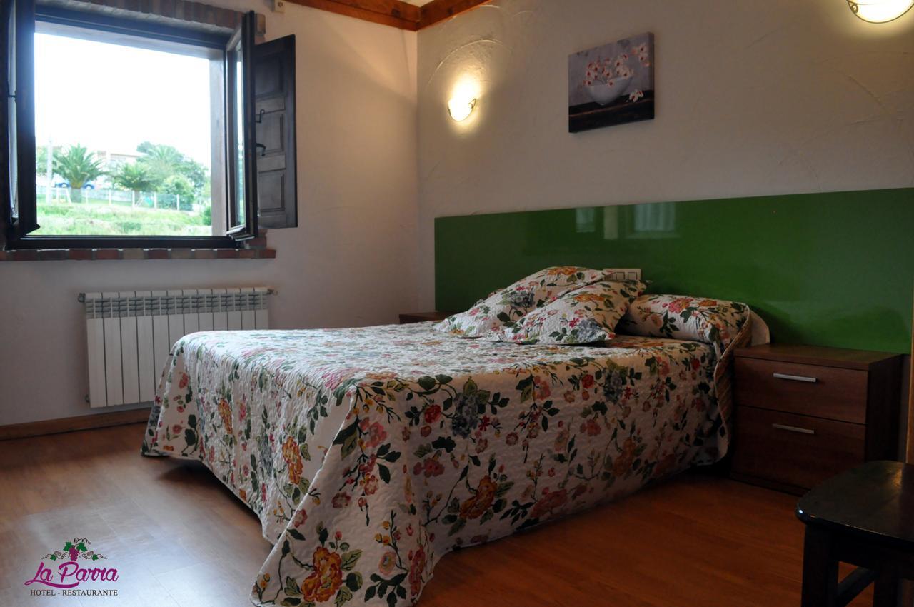Hotel Restaurante La Parra Ла Франка Екстериор снимка